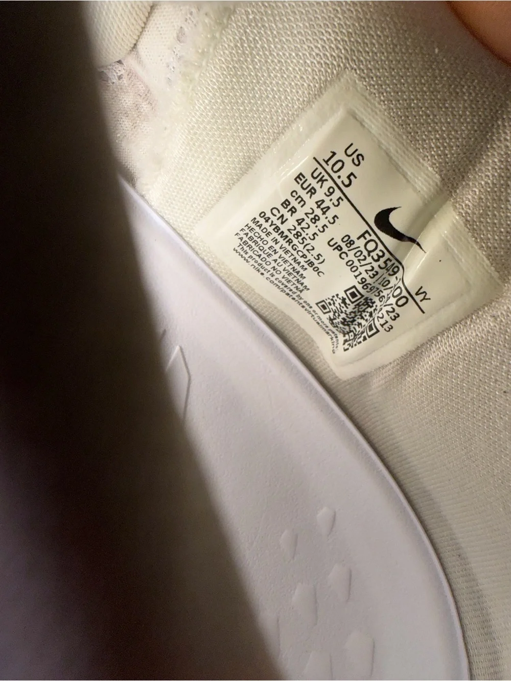 Nike Kobe 8 Protro… Nike White & Purple Kobe Low-Top Basketball Shoe